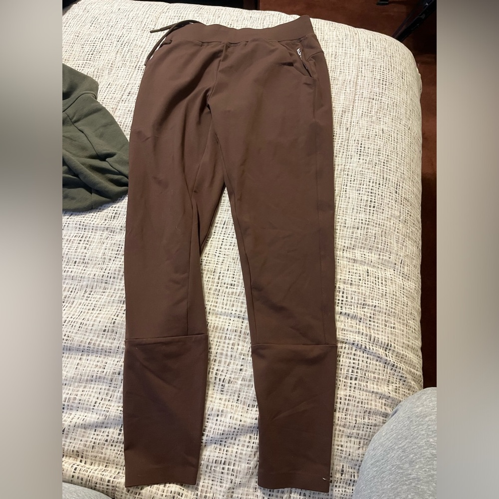 Alphalete joggers